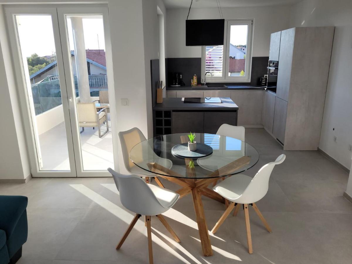 Haus Dalmatia With Heated Pool Bibinje Exterior foto